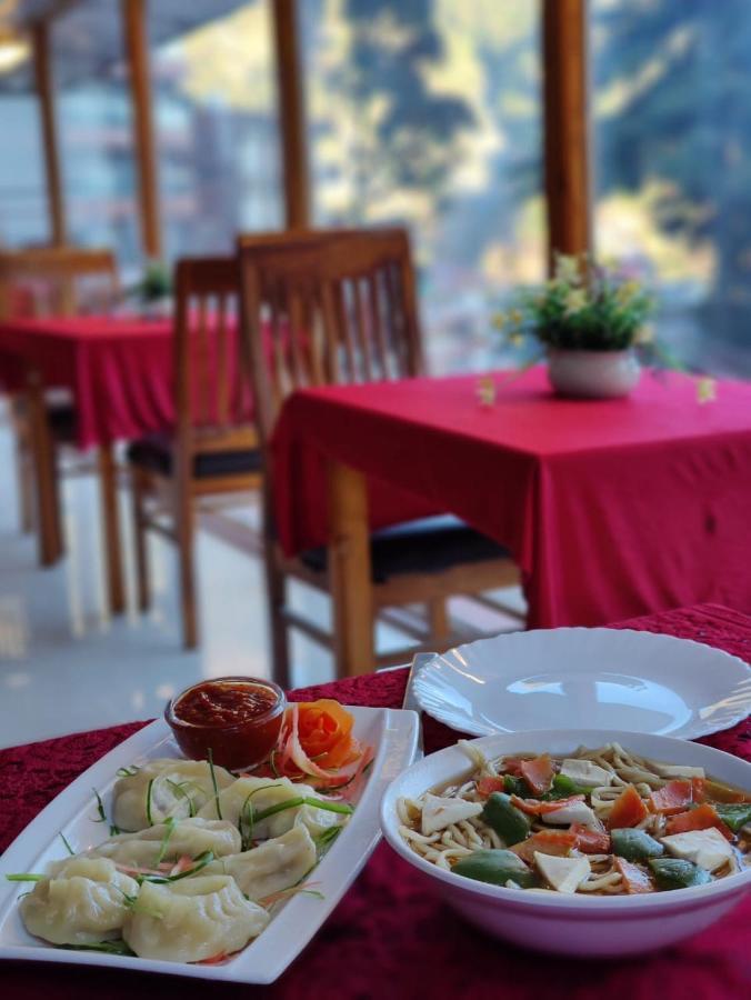 Hotel Om Palace McLeod Ganj Esterno foto
