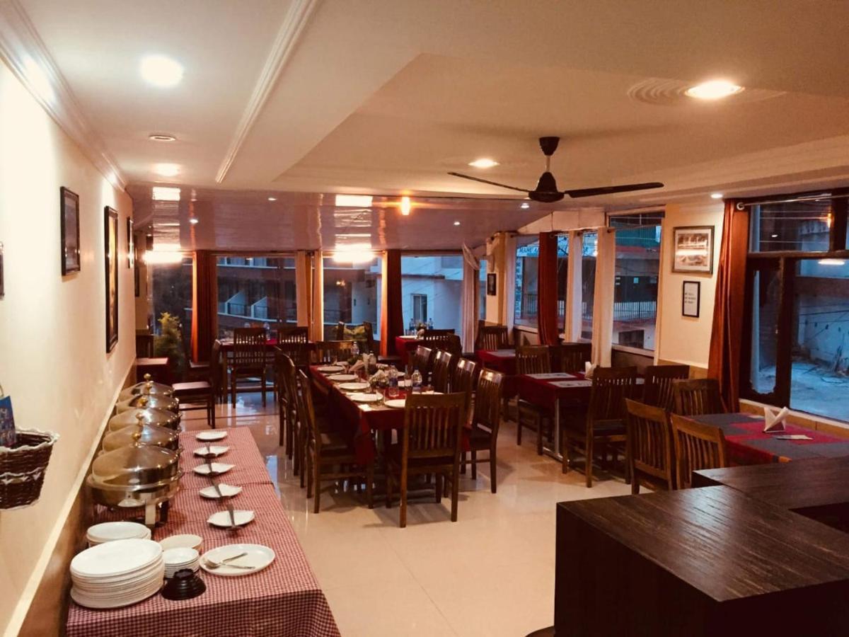 Hotel Om Palace McLeod Ganj Esterno foto