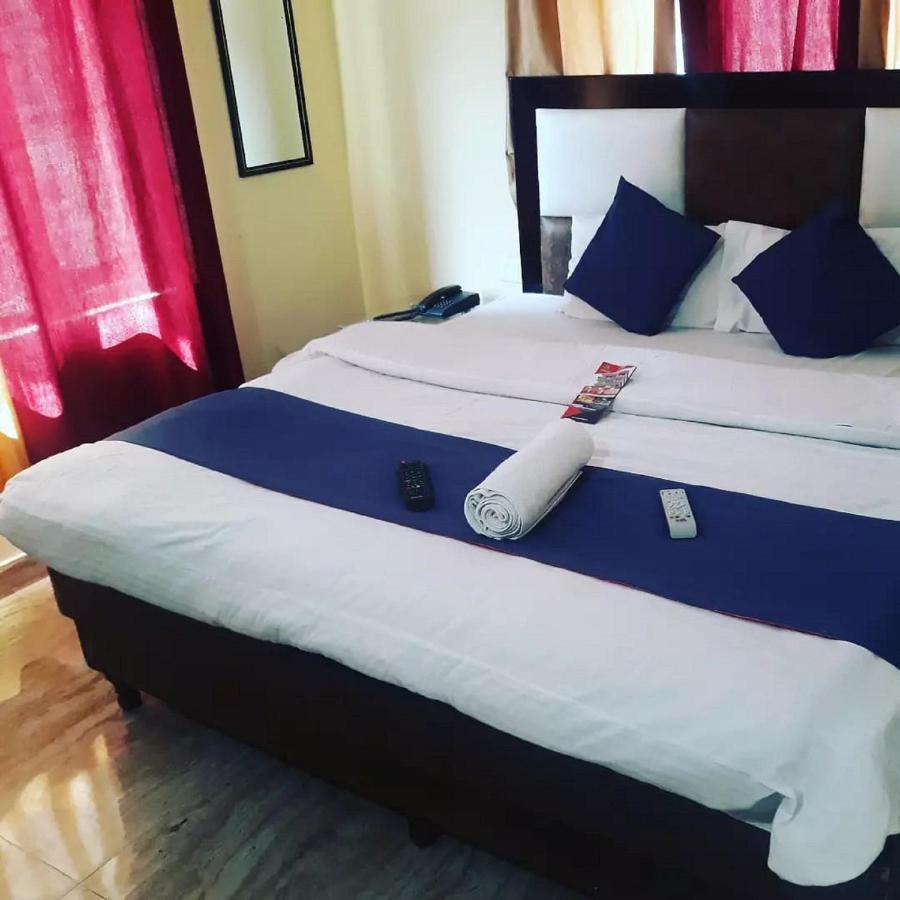 Hotel Om Palace McLeod Ganj Esterno foto
